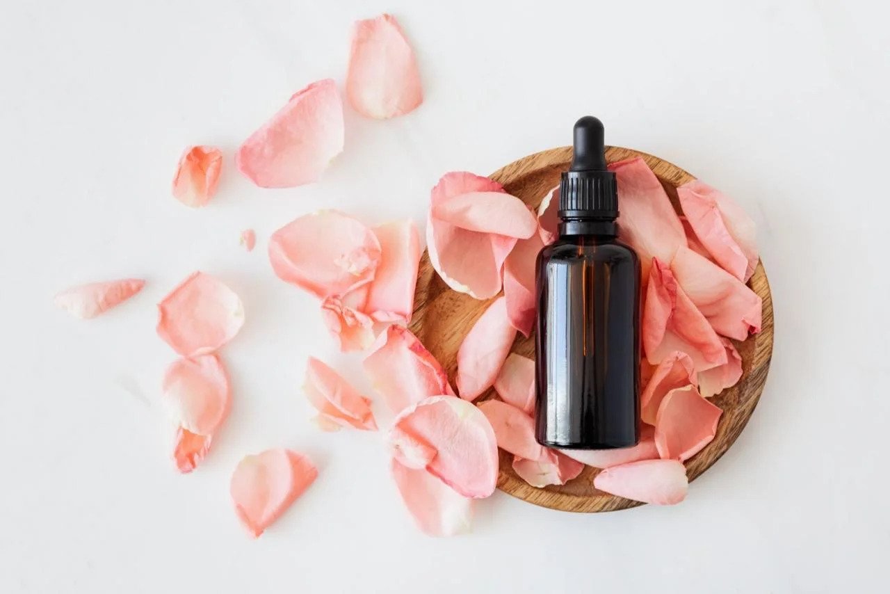 Karolina Grabowska Perfume Photography
