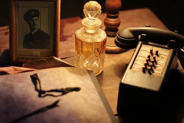 FIND YOUR SIGNATURE PERFUME BASED ON YOUR STAR SIGN